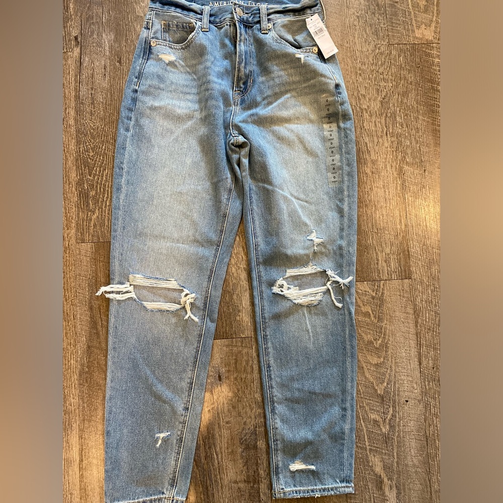 American Eagle mom jean 0 short